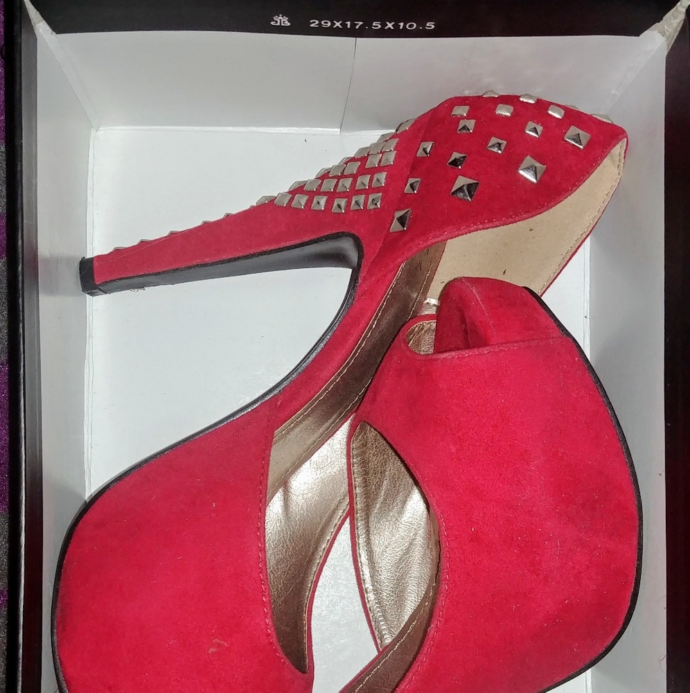 Red heels - Picture 9 of 10